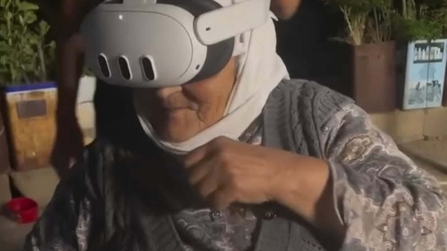 80 yaşında sanal gerçeklik gözlüğü taktı; tepkileri gündem oldu