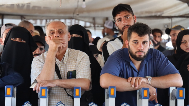 Okulların kapanmasıyla Türkiye'deki Suriyelilerin ülkelerine dönüşleri yoğunlaştı