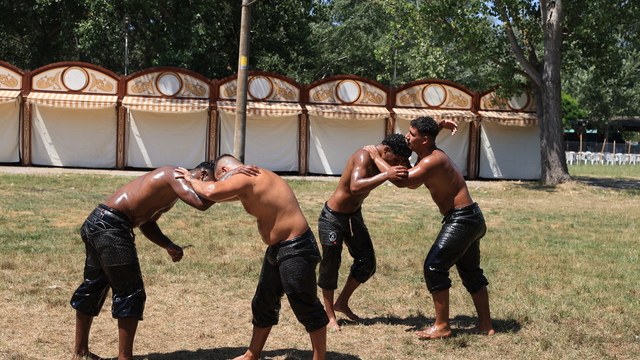 Edirneli pehlivanlar yağlı güreşe destek istiyor