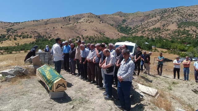Batman'daki trafik kazasında ölen Yılmaz'ın cenazesi Elazığ'da defnedildi