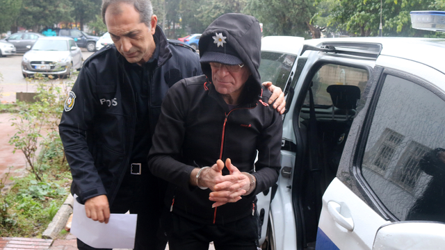 Kendisini öldürmeye çalışan komşusuna ilk davadan ceza çıkmadı; tepki gösterdi