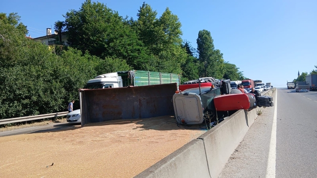 Susurluk'ta meydana gelen trafik kazasında 3 kişi yaralandı