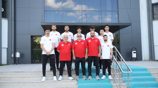 Erkek Boks Milli Takımı hazırlık turnuvasına katılmak için Gürcistan'a gitti