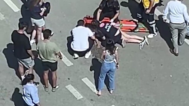 Otomobil ile motosiklet çarpıştı; kaza kamerada