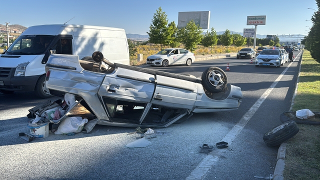 Elazığ'da beton mikseri ile otomobilin çarpıştığı kazada 4 kişi yaralandı