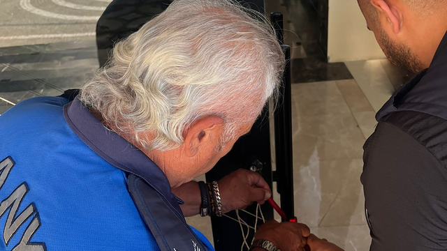 Alanya'da zabıta ekipleri ruhsatsız çalıştırıldığı belirtilen oteli 112. kez mühürledi