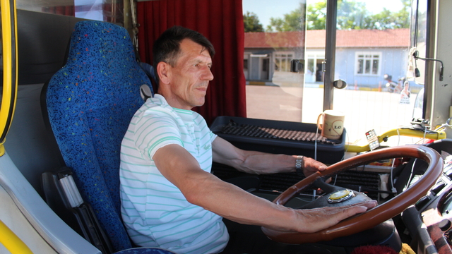 Isparta'da özel halk otobüsü şoförü, fenalaşan yolcuyu hastaneye yetiştirdi