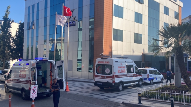 Zabıta memuru intihar girişiminde bulundu, belediye başkanı da yaralandı