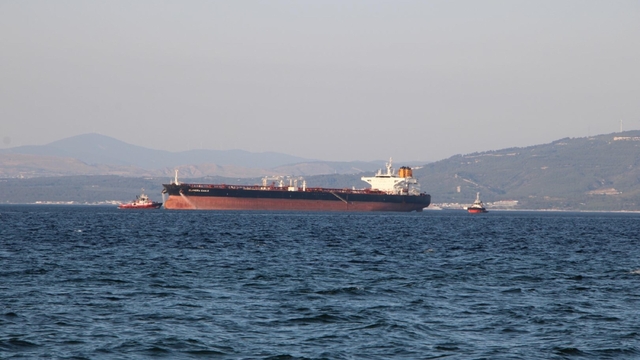 Çanakkale Boğazı'nda gemi arızası; boğaz trafiğe kapatıldı