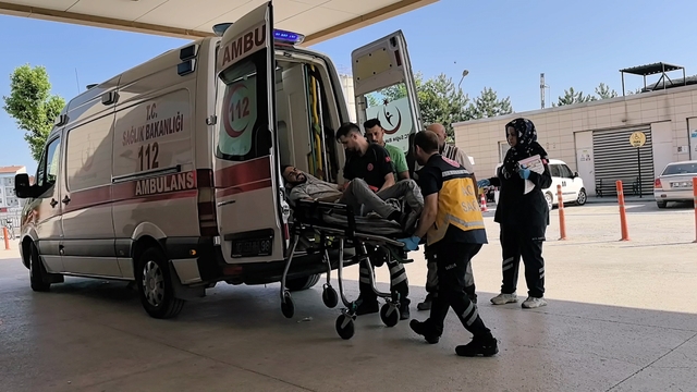 Bursa'da çalıştığı fabrikada kolunu makinaya kaptıran işçi yaralandı