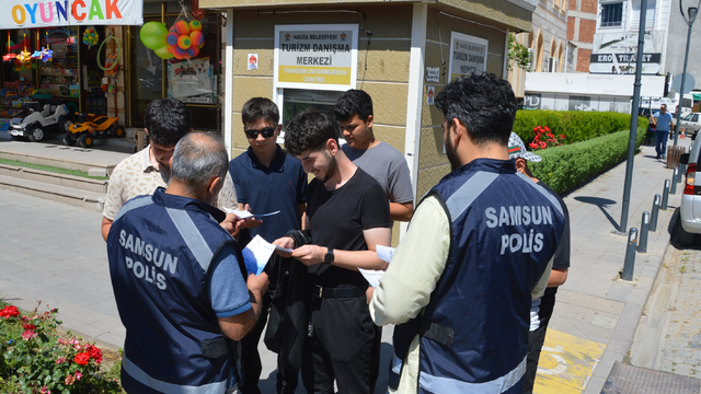 Havza'da polislerden "Tedbir elimde, hayatım güvende" çalışması