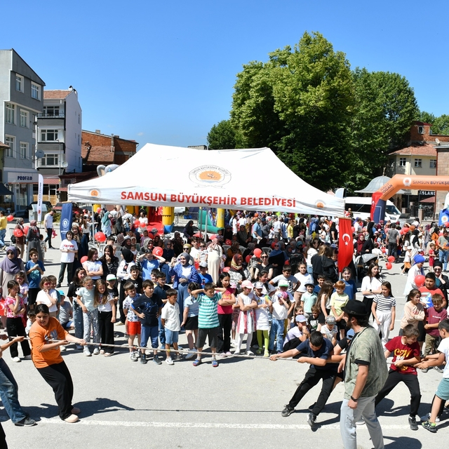 Samsun Büyükşehir Belediyesinden Ladik'te çocuk şenliği