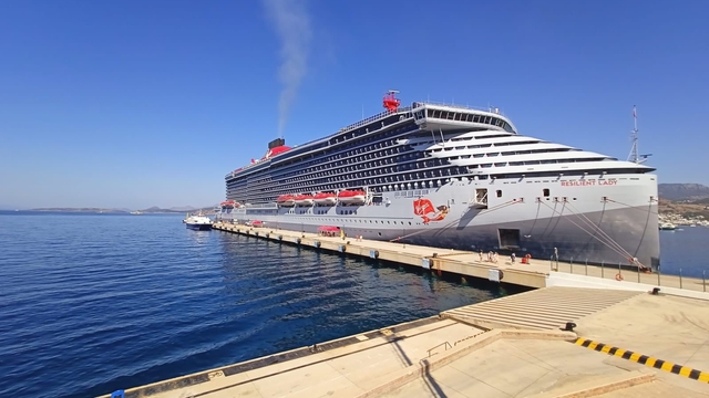 Bodrum'a "Resilient Lady" kruvaziyeriyle 2 bin 556 yolcu geldi