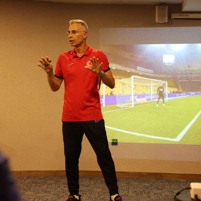 UEFA tarafından yetkilendirilen Türkiye, ilk kez Kaleci A Lisans Kursu düze...