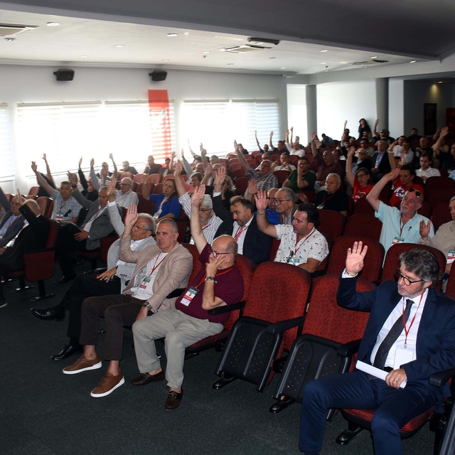 Karşıyaka'da kritik kongre günü