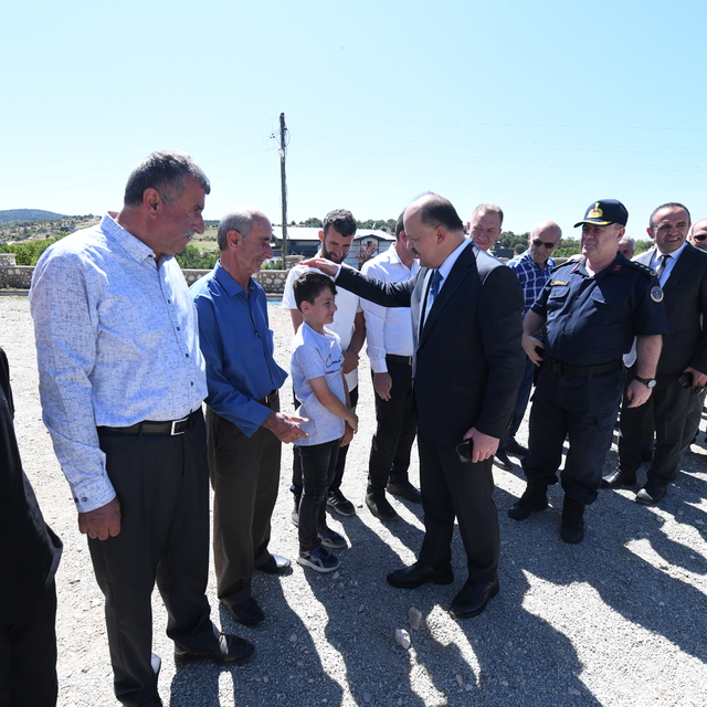 Kastamonu Valisi Dallı'nın köy ziyaretleri devam ediyor