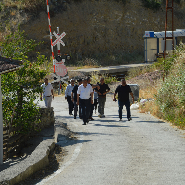 Havza'da kırsal mahallelerde yol çalışmaları devam ediyor