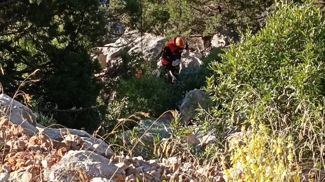 Konya'da uçuruma yuvarlanan kamyonetin sürücüsü öldü