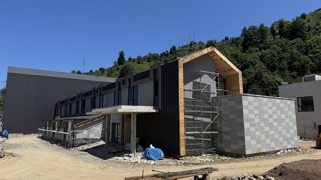 Güneysu'daki 100 yataklı hastanenin yapımı sürüyor