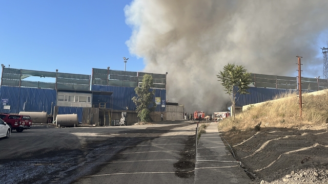 Kocaeli'de hurda yangını (2)