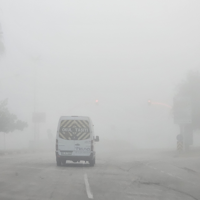 Adana'da sabah saatlerinde sis etkili oldu