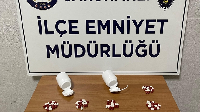 Saruhanlı'da otomobillerinde uyuşturucu ele geçirilen 2 şüpheli tutuklandı