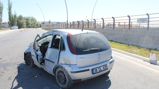 Kayseri'de trafik kazasında hamile sürücü hayatını kaybetti