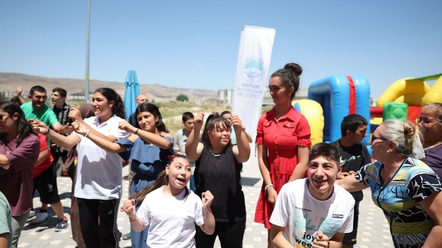 Büyükşehir Belediyesi, özel çocuklara yönelik etkinlik düzenledi