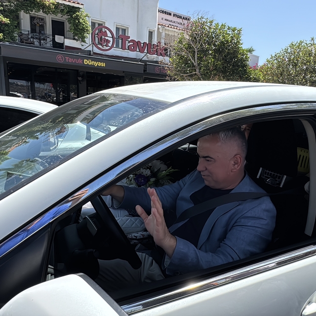 Bodrum Kaymakamı Mustafa Çit, yeni görev yerine gözyaşlarıyla uğurlandı