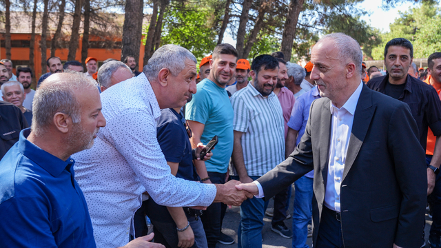 TÜRK-İŞ Genel Başkanı Atalay, Diyarbakır'da kamu işçisinin zam görüşmelerine ilişkin konuştu: