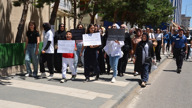 Sivas'ta kadınlar, Gonca Özdemir için yürüdü