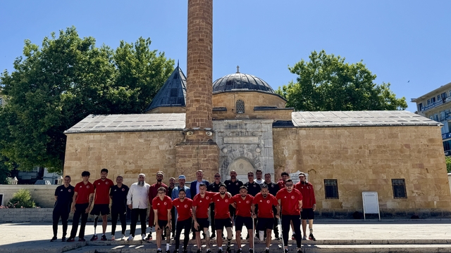 Ampute Futbol Milli Takımı, Kırşehir'den dualarla uğurlandı