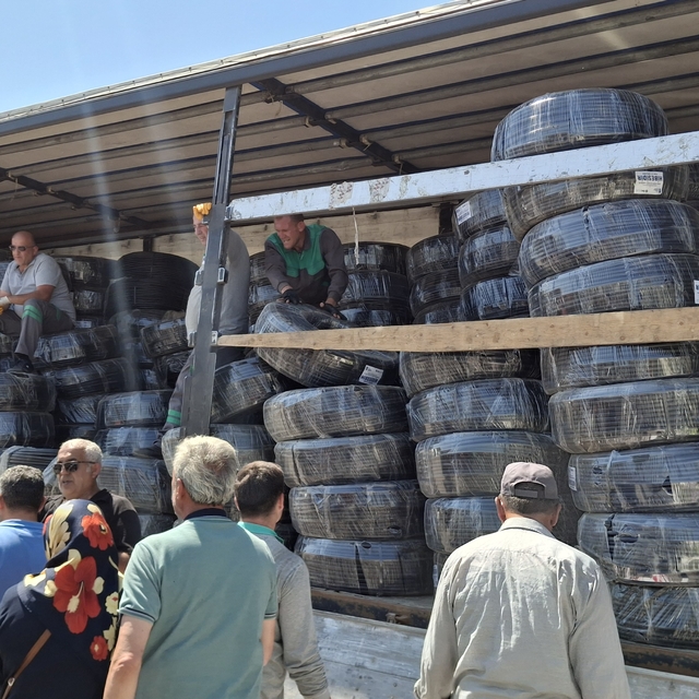 Beypazarı'nda çiftçilere damla sulama borusu dağıtıldı