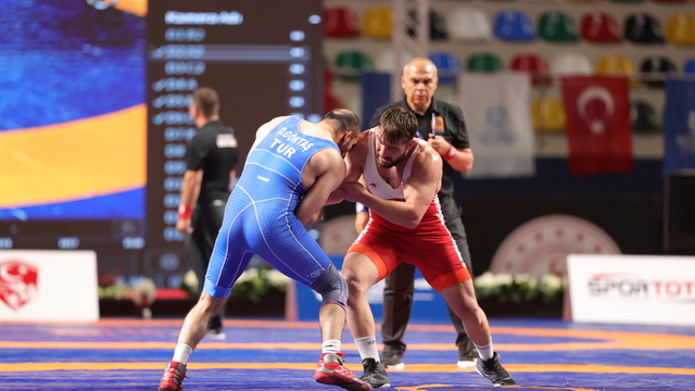 Uluslararası Yaşar Doğu, Vehbi Emre ve Hamit Kaplan Güreş Turnuvası başladı