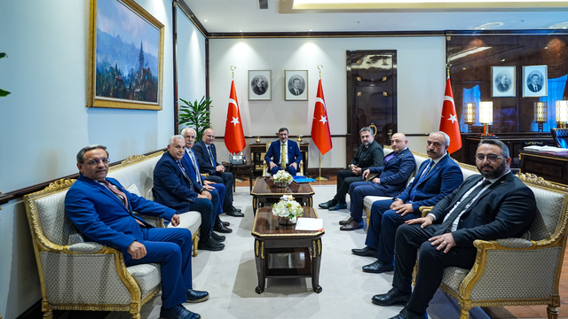 Cumhurbaşkanı Yardımcısı Yılmaz, ATO ve TASD yönetimini kabul etti