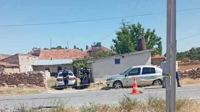 Kayseri'de, otomobilin çarptığı 2 yaya öldü