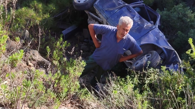 Hatay'da otomobil, 40 metreden uçuruma yuvarlandı; 1 ölü, 2 yaralı