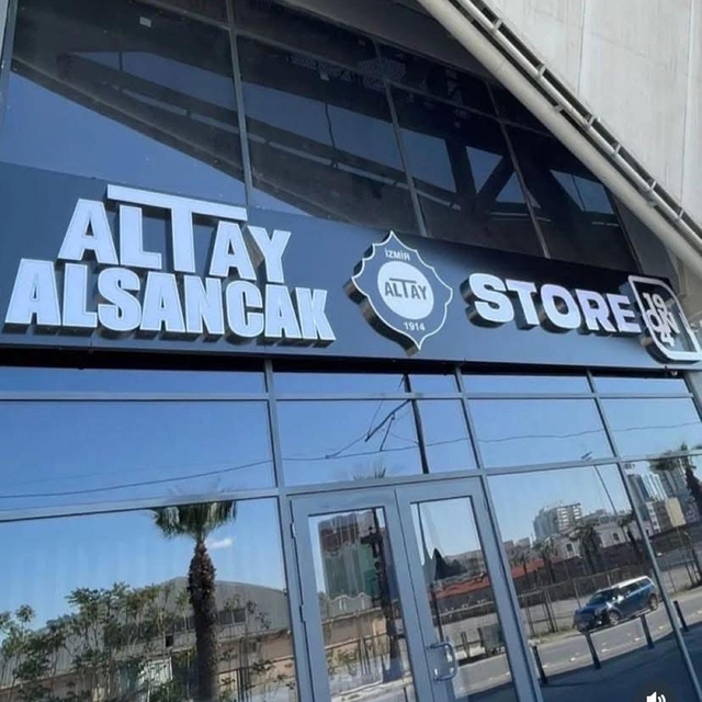 Altay'a mağaza şoku
