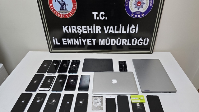 Kırşehir merkezli yasa dışı bahis çetesine yönelik operasyonda yakalanan 6 zanlı tutuklandı