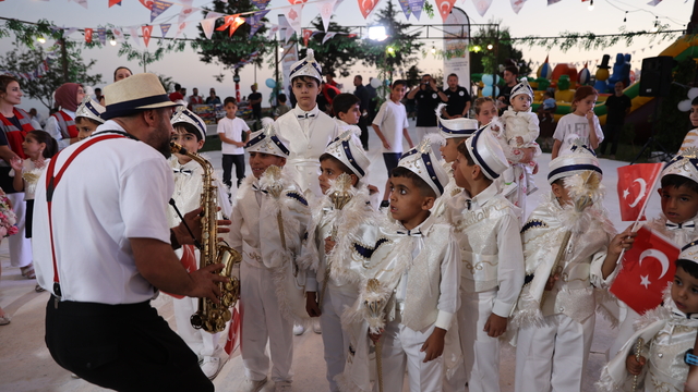 Diyarbakır ve Mardin'de 67 çocuk için toplu sünnet şöleni yapıldı