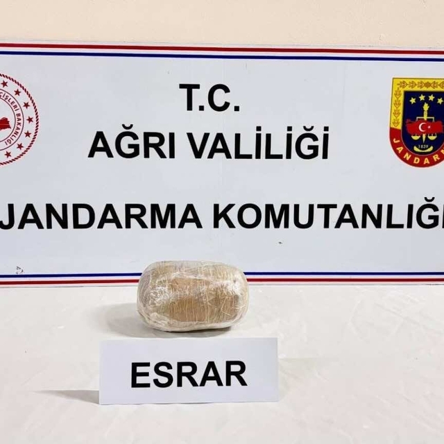 Ağrı'da yol kontrolünde uyuşturucu ele geçirildi