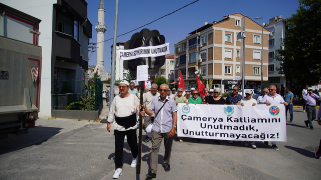 Çamerya katliamının 81. yılında Yunanistan'ın Edirne Konsolosluğu önüne siyah çelenk bırakıldı