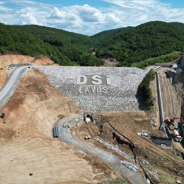 Lapseki Çavuş Barajı inşaatında çalışmalar devam ediyor