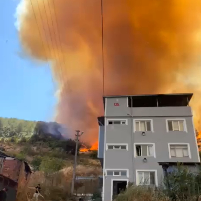 Bursa'da maki yangını; alevlerin arasında mahsur kaldılar (3)