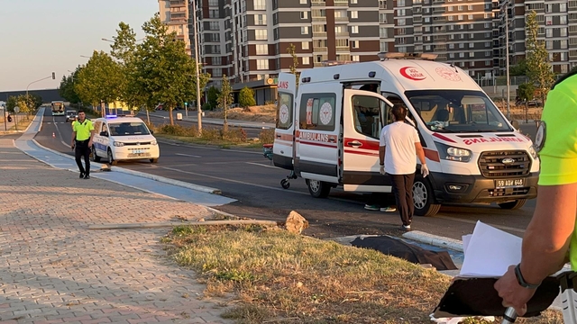 Tekirdağ'da direğe çarpan motosikletin 14 yaşındaki sürücüsü öldü