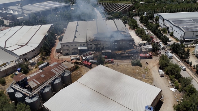 GÜNCELLEME - Adıyaman'da fabrikada çıkan yangın söndürüldü