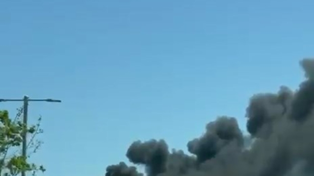 Hastane yakınında ağaçlık alanda çıkan yangın kısa sürede söndürüldü