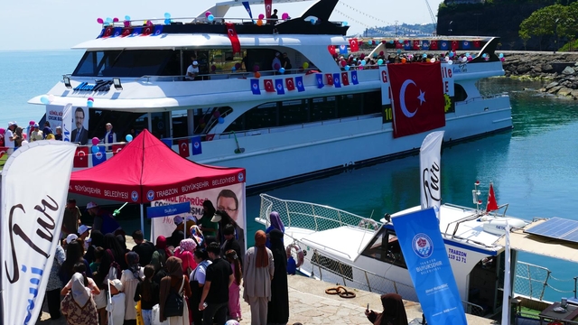 Trabzon'da çocuklar için gemi turu düzenlendi