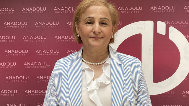 Anadolu Üniversitesi Öğretim Üyesi Prof. Dr. Kolaç, yapay zekanın dile etkisini değerlendirdi