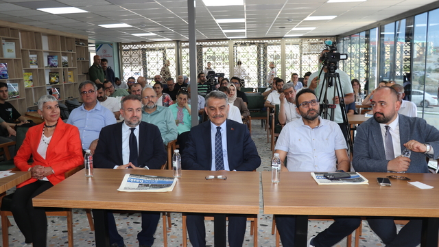 Yozgat'ta "Bilim Kafe" etkinliğinde kenevir bitkisi anlatıldı